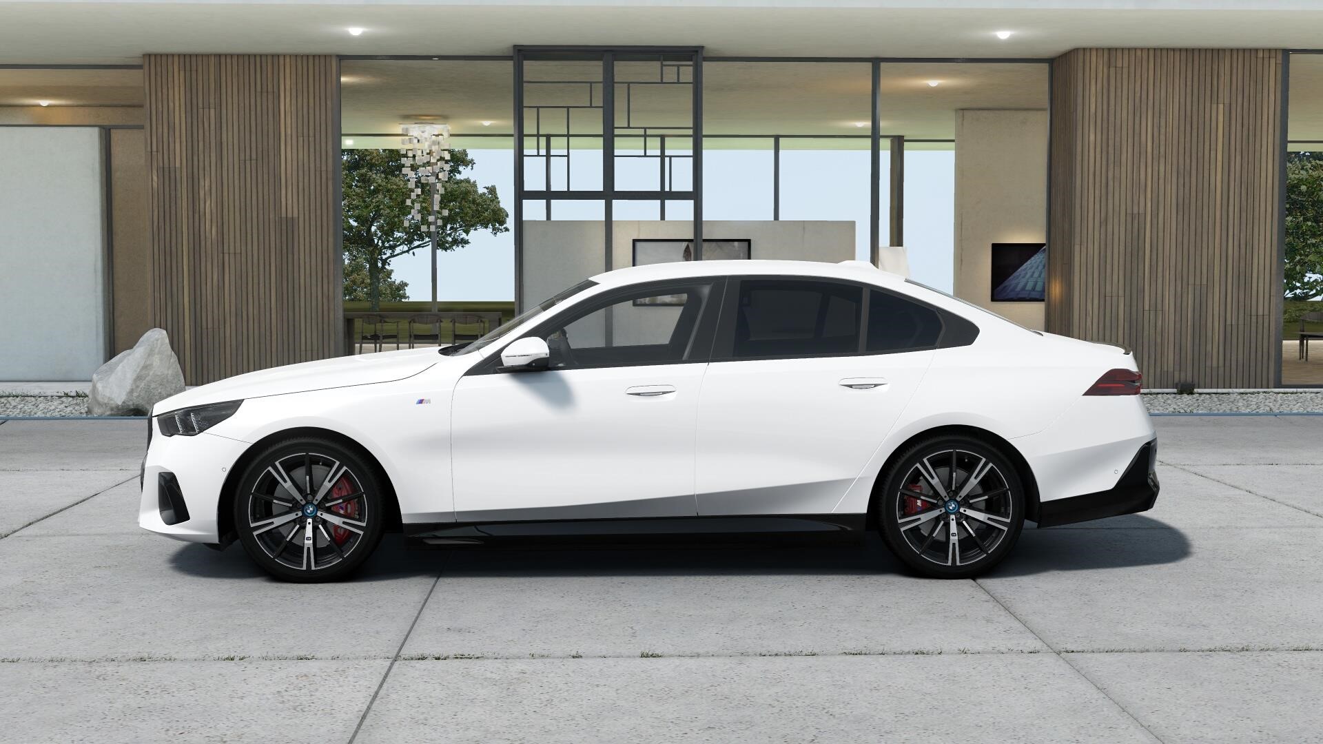 Sedan M Sport Pro Innovation Travel Comfort DAP Drag_3