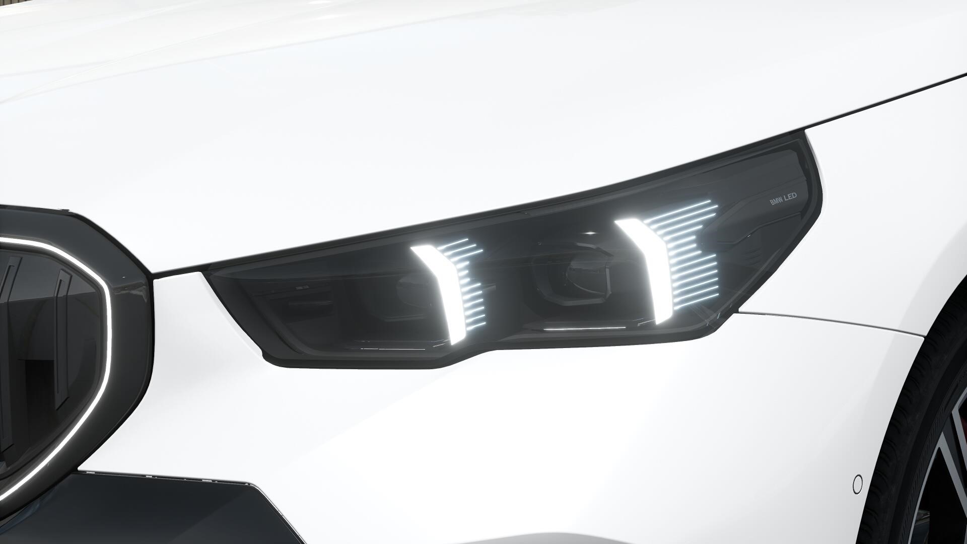 Sedan M Sport Pro Innovation Travel Comfort DAP Drag_5