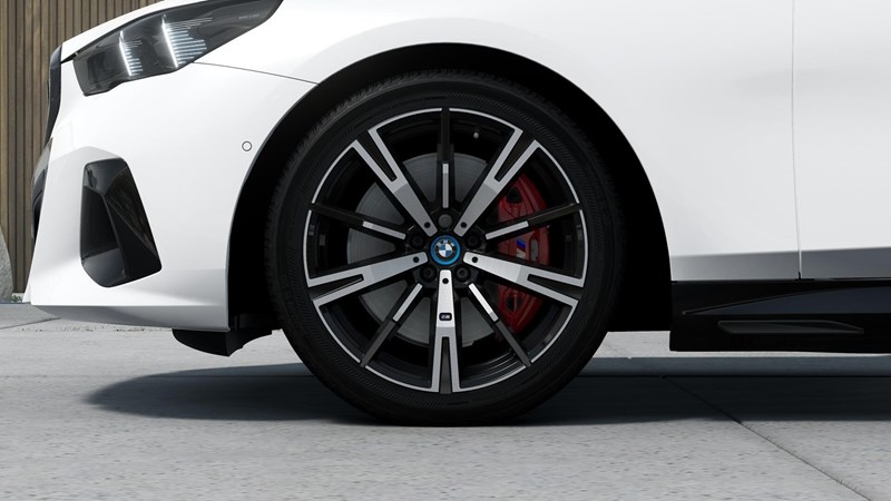 Sedan M Sport Pro Innovation Travel Comfort DAP Drag_6