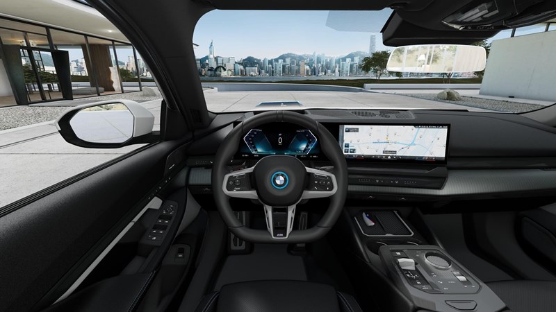 Sedan M Sport Pro Innovation Travel Comfort DAP Drag_11