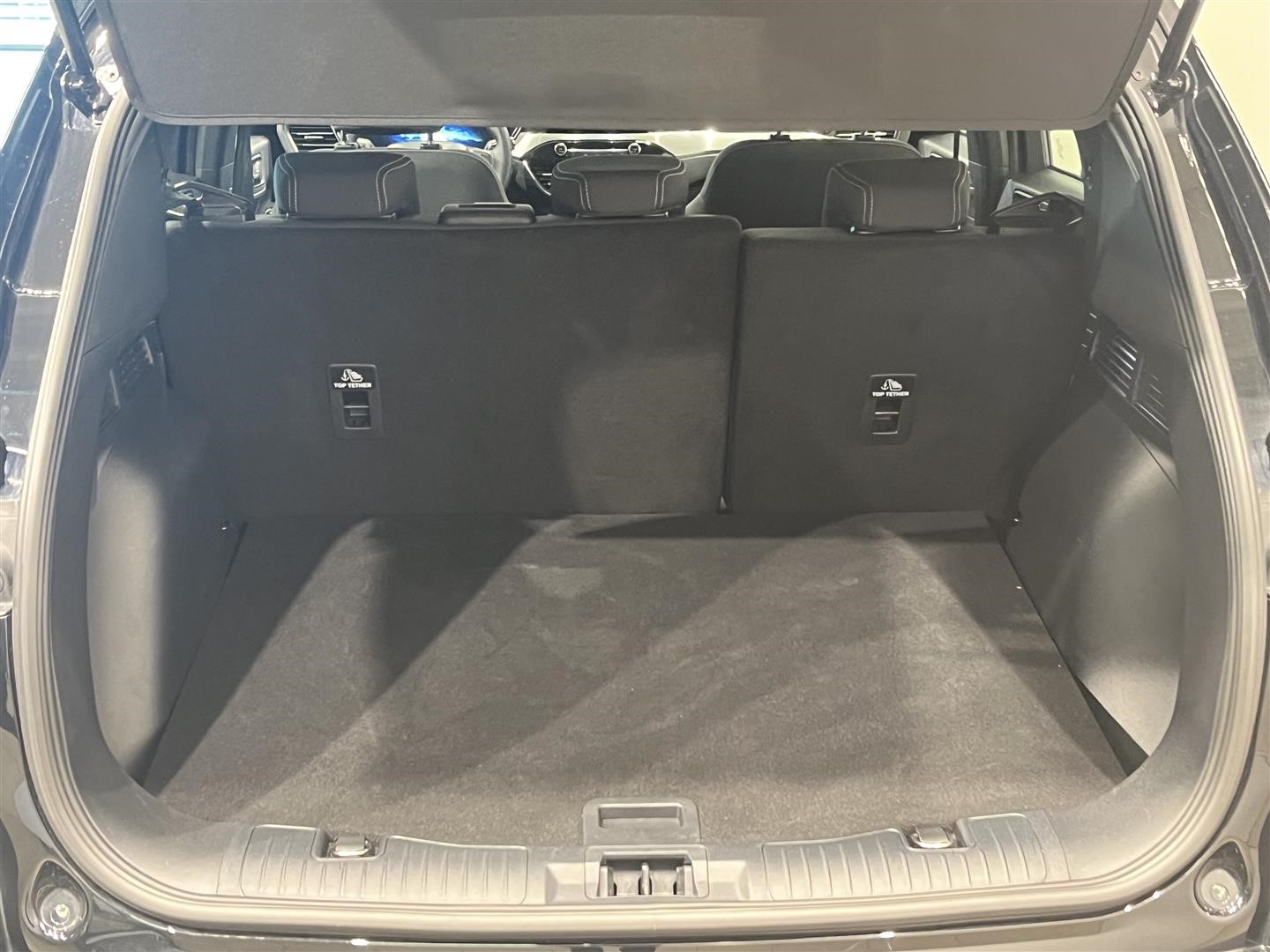 Ford Kuga Titanium Plug-In FWD 225hk CVT Vinterpaket_8