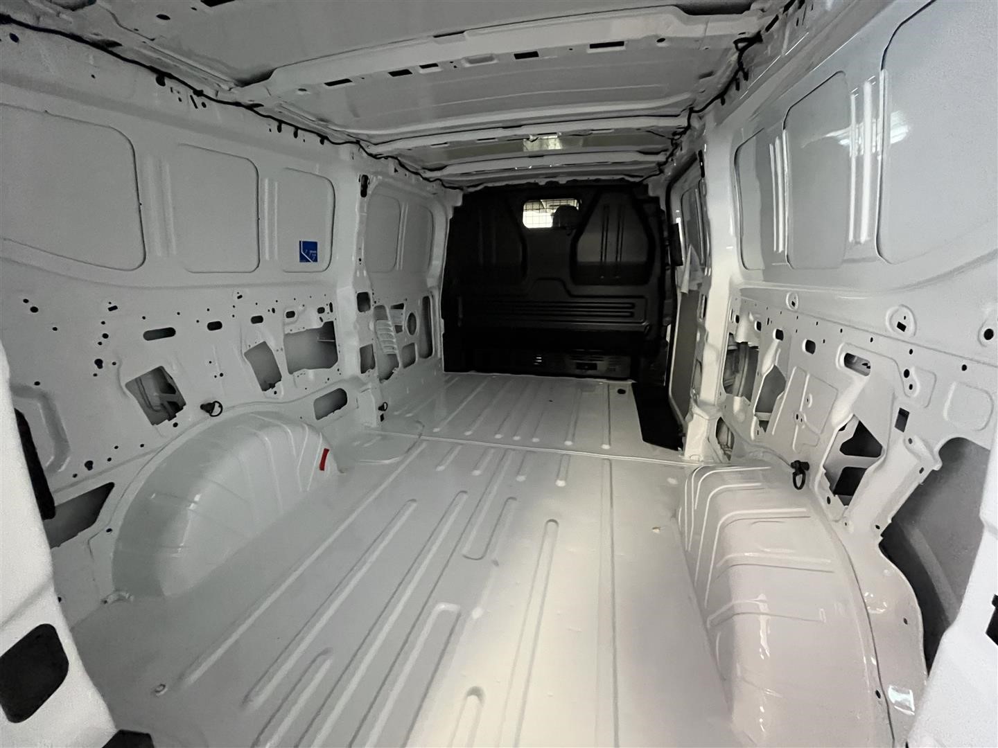 Skåp Trend 320l LWB 2.0l Ecoblue 170hk 8AT AWD Diesel_2