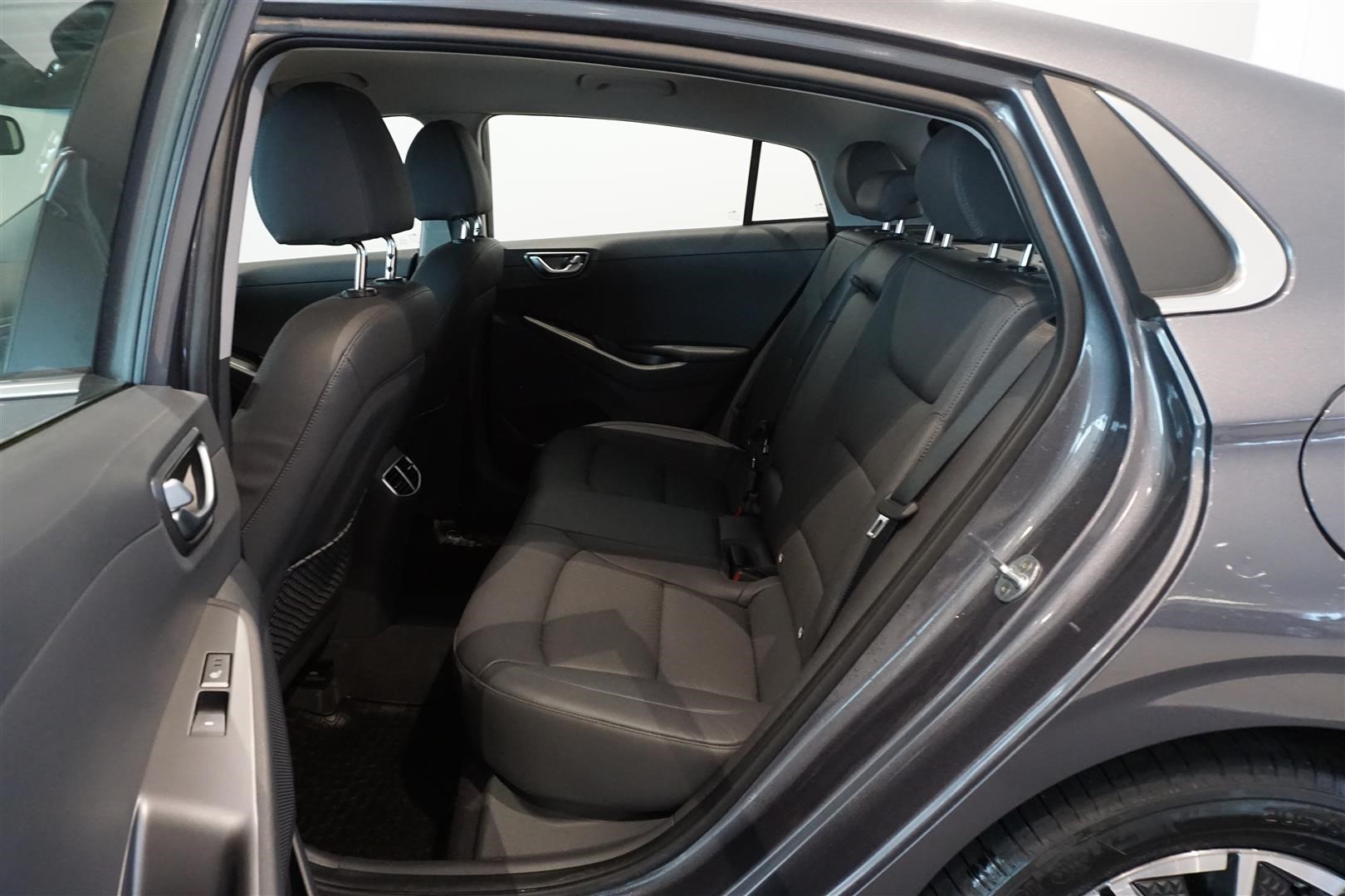Hyundai IONIQ Electric 38.3kWh Premium Plus 136hk_4
