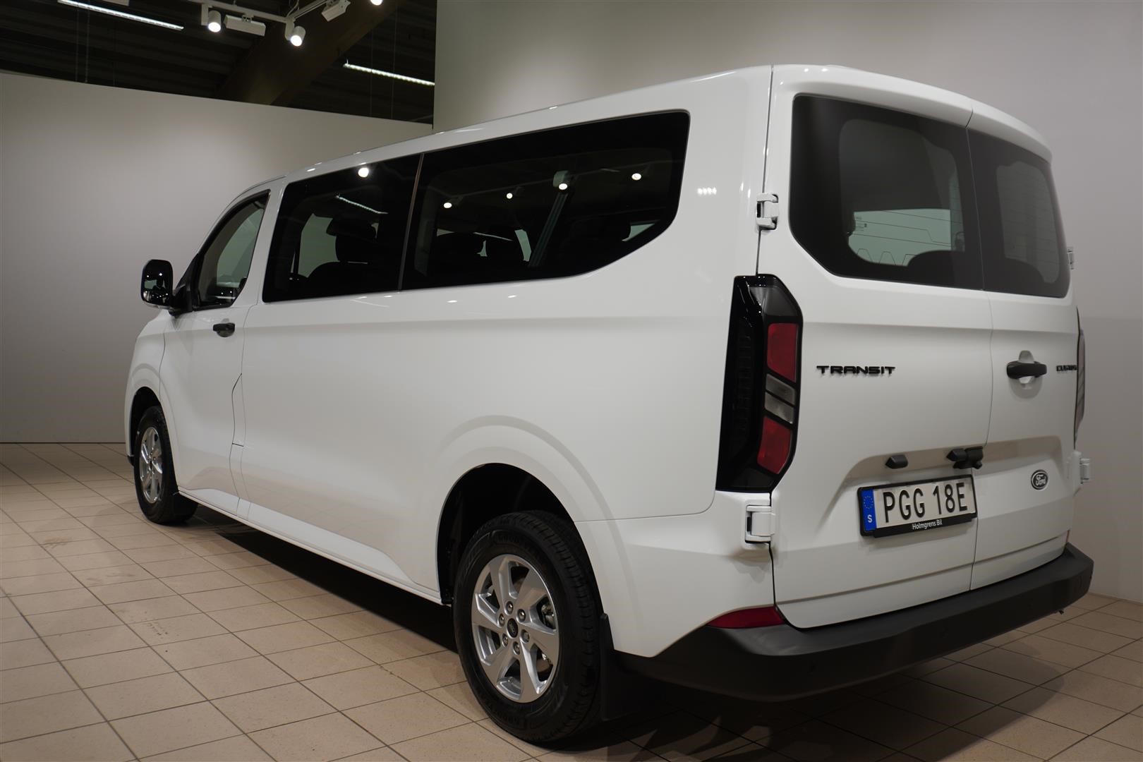 Kombi Minibuss Trend 320l LWB 2.0l 170hk 8AT FWD Diesel_2
