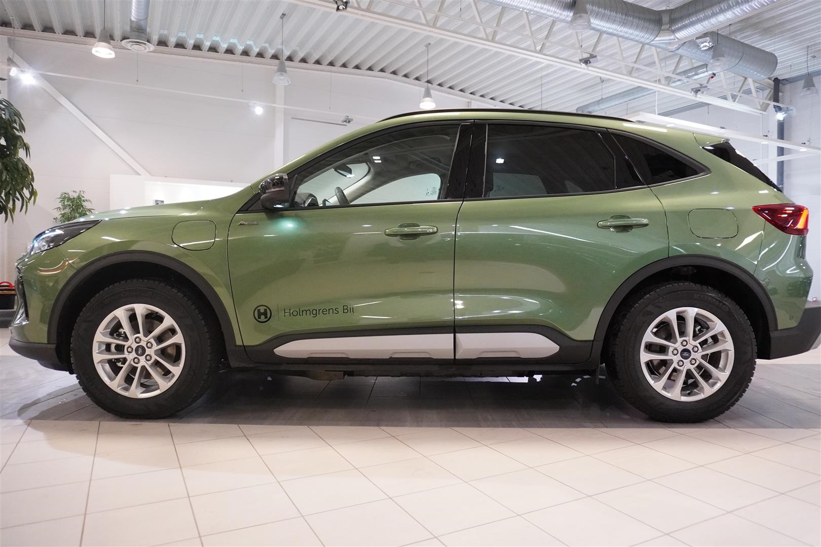Active X 2.5 Plug-In Hybrid FWD 243hk Business Edition_2