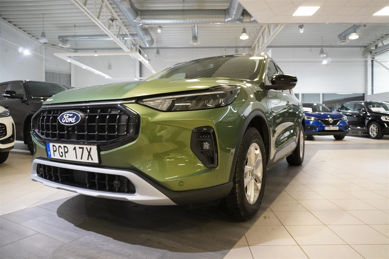 Active X 2.5 Plug-In Hybrid FWD 243hk Business Edition_4
