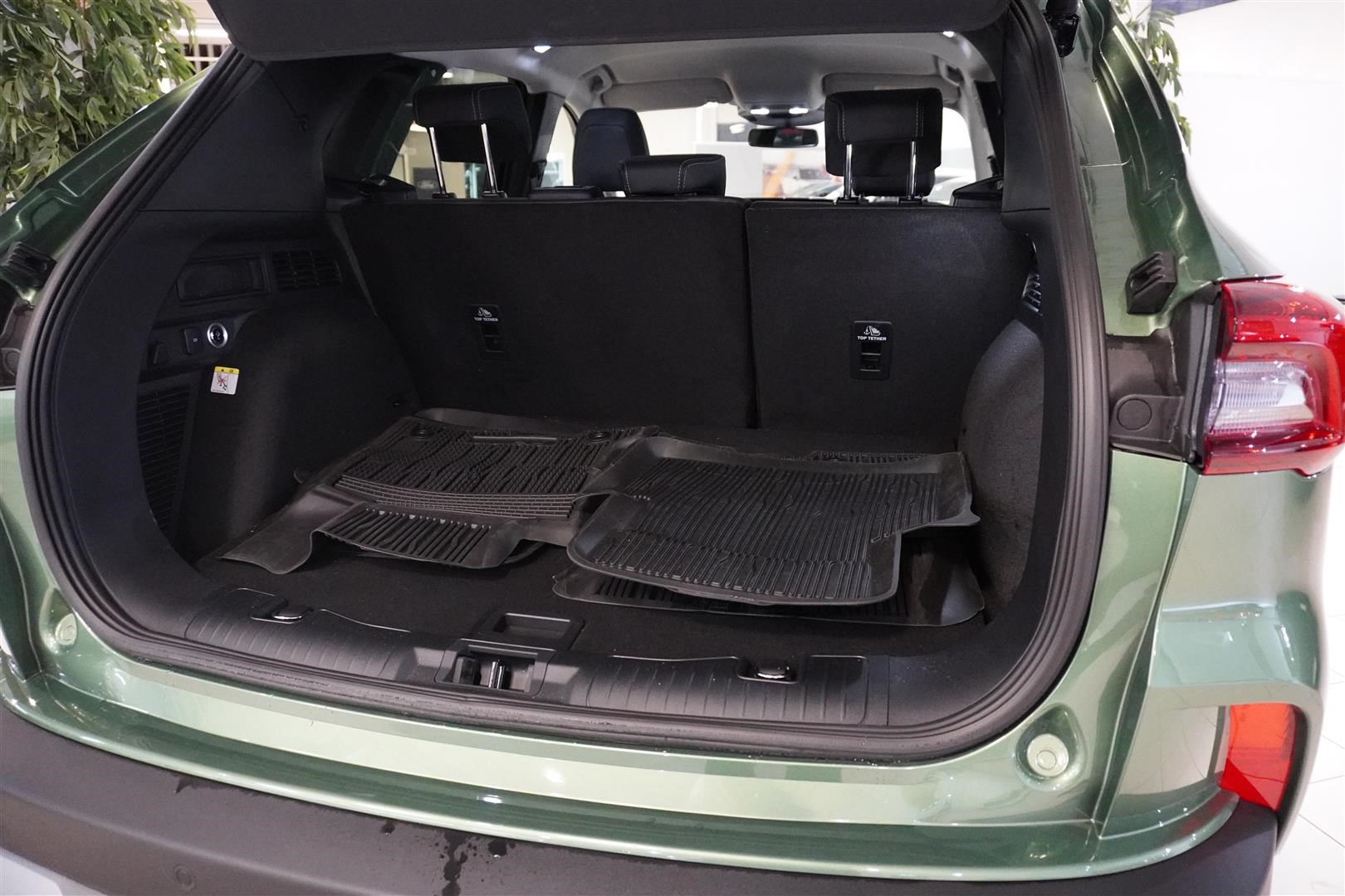 Active X 2.5 Plug-In Hybrid FWD 243hk Business Edition_8