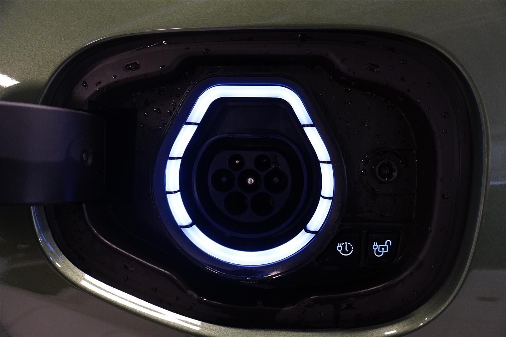 Active X 2.5 Plug-In Hybrid FWD 243hk Business Edition_9