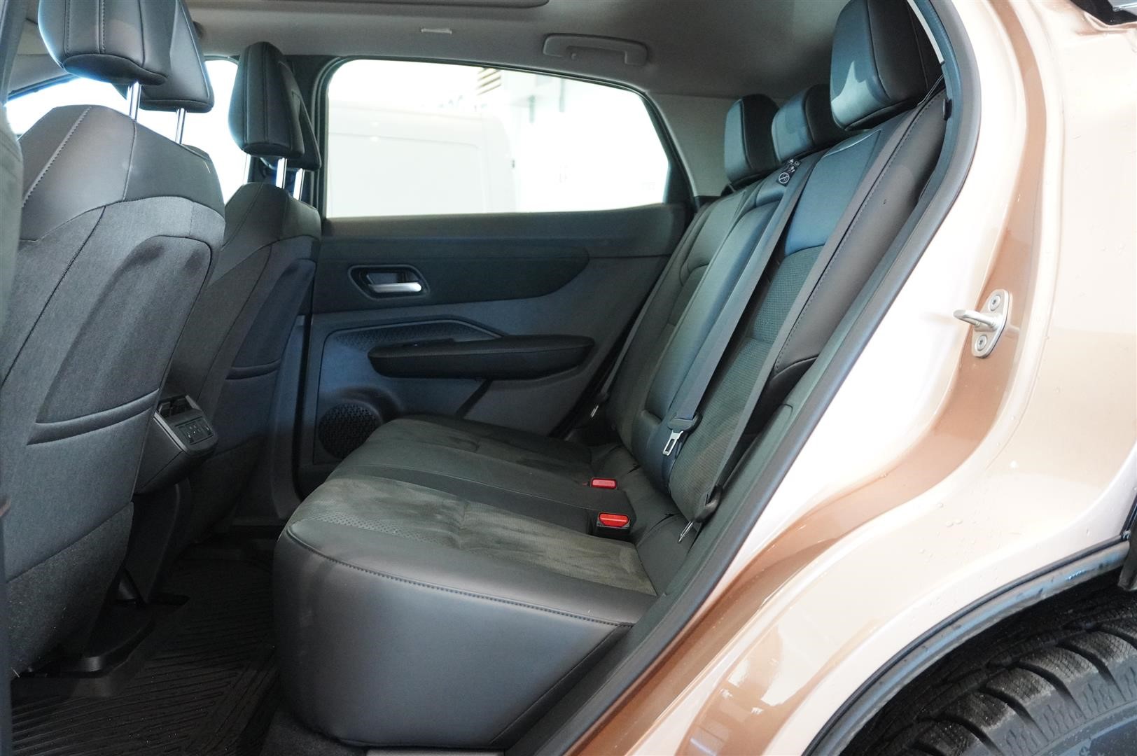 87kWh e-4ORCE Evolve 22kw Charger_5
