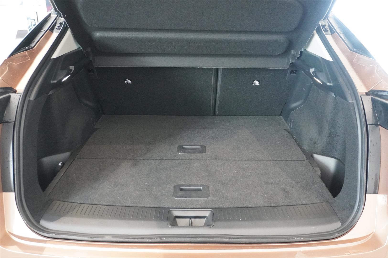 87kWh e-4ORCE Evolve 22kw Charger_10