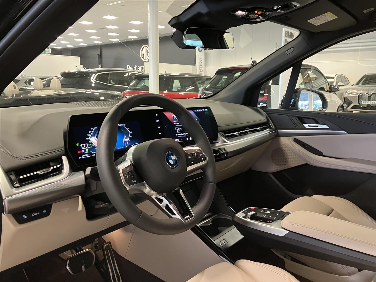 Tourer M Sport Keyless Adaptiv-Led Dragkrok Rattvärme Tonade Rutor_1
