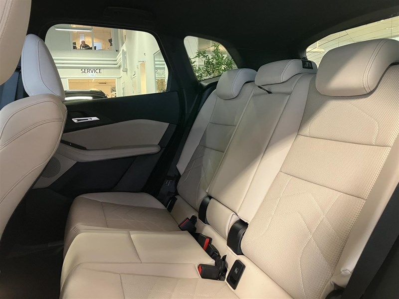 Tourer M Sport Keyless Adaptiv-Led Dragkrok Rattvärme Tonade Rutor_8
