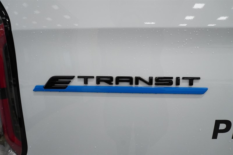 E-Custom Skåp Trend 320s Swb Elmotor 100kW 136hk 1-Vxl Rwd El_4