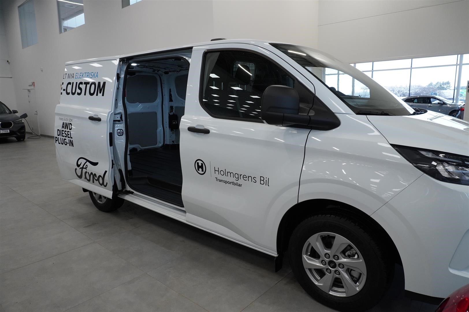 E-Custom Skåp Trend 320s Swb Elmotor 100kW 136hk 1-Vxl Rwd El_6