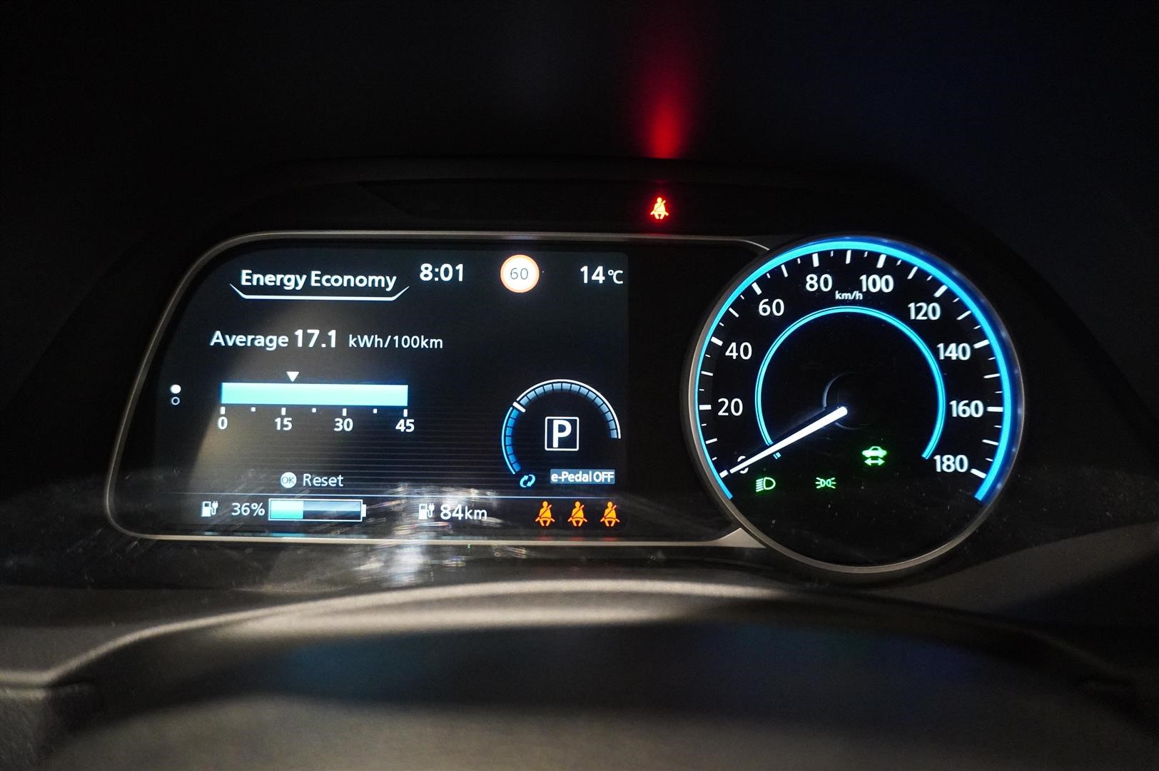 5dr Acenta 39 kWh Releasing_5
