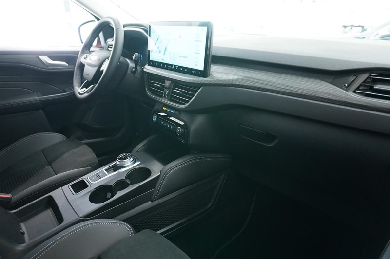 Active X 2.5 Plug-In Hybrid FWD 243hk Business Edition_6