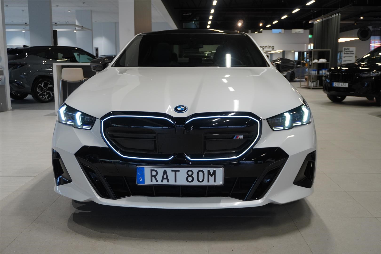 M Sport Pro Innovation DAP Keyless B&W Drag_1