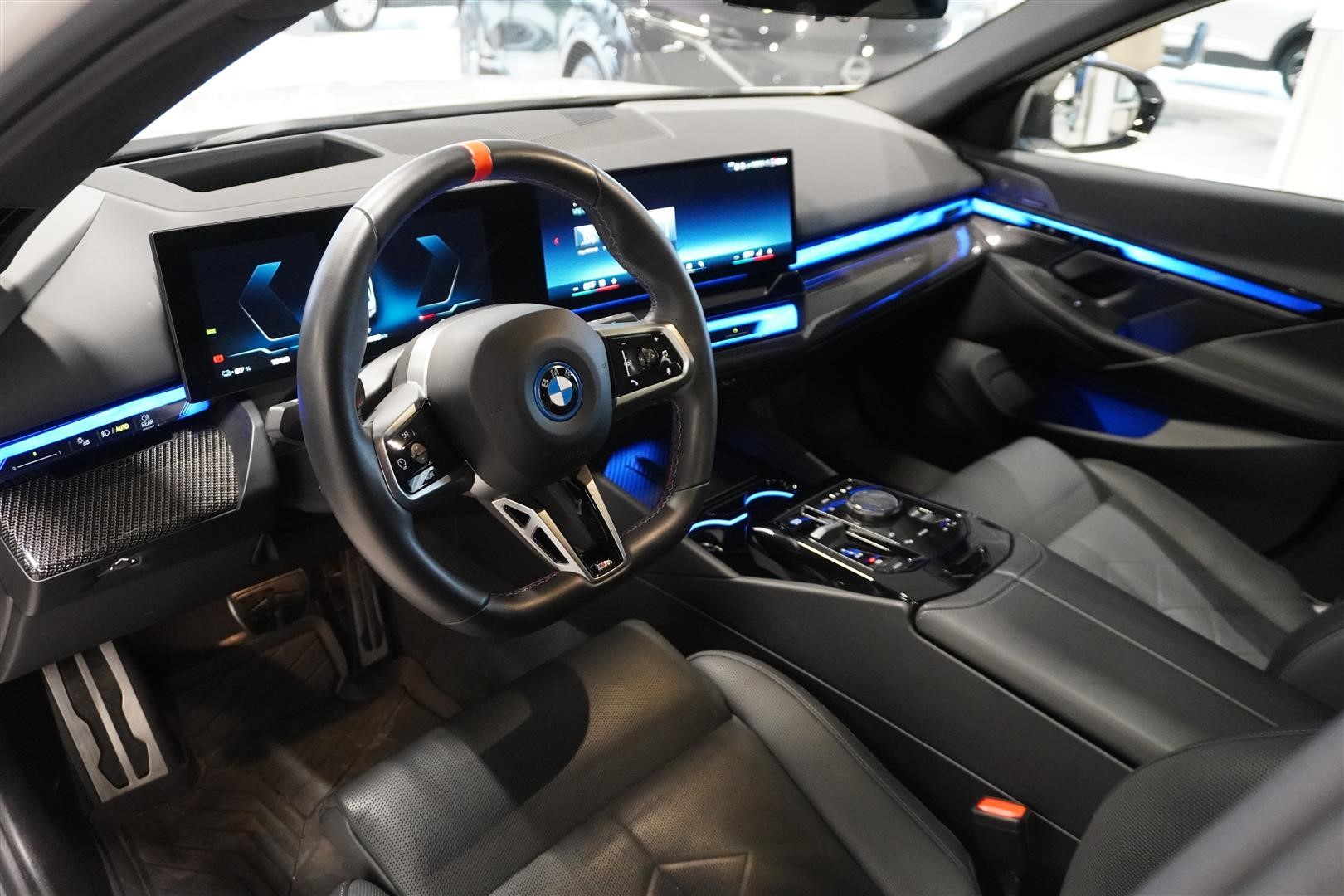 M Sport Pro Innovation DAP Keyless B&W Drag_6