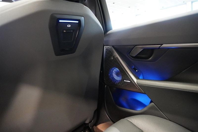 M Sport Pro Innovation DAP Keyless B&W Drag_11