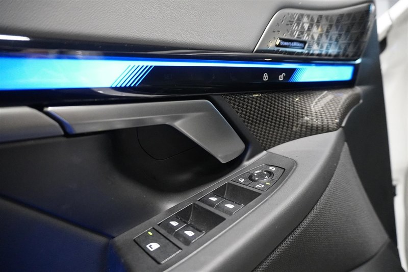 M Sport Pro Innovation DAP Keyless B&W Drag_15