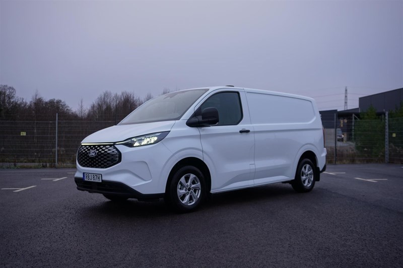 E-Custom Skåp Trend 320s Swb Elmotor 100kW 136hk 1-Vxl Rwd El