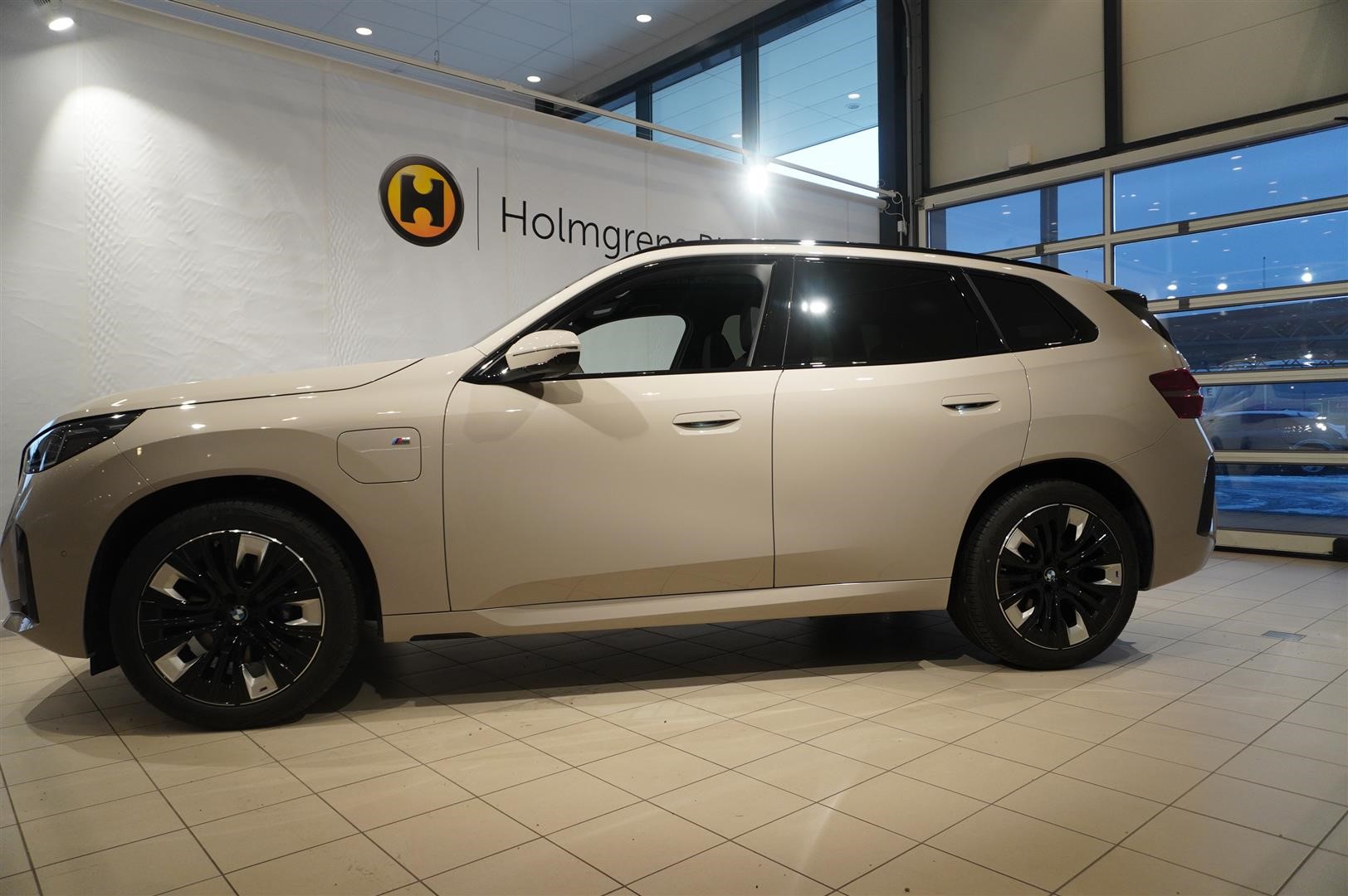30e xDrive M Sport Pro Business Launch Ed Drag H K DA Pro_3
