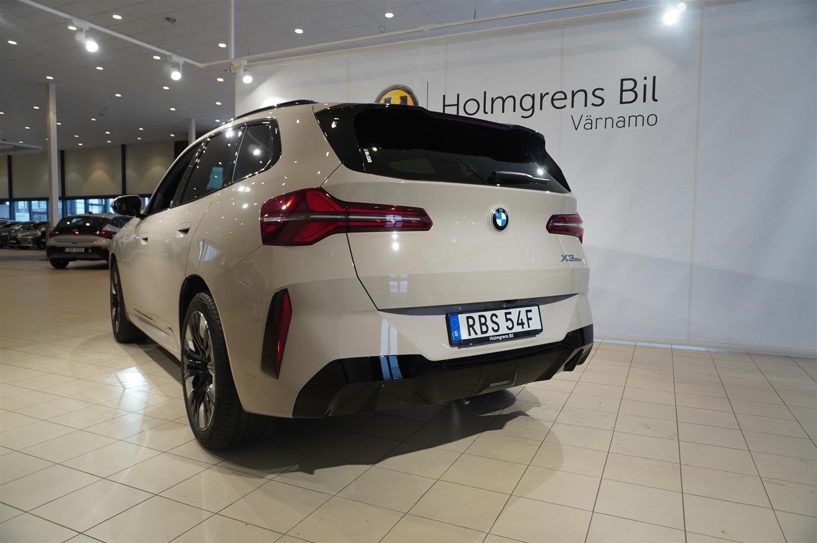 30e xDrive M Sport Pro Business Launch Ed Drag H K DA Pro_4