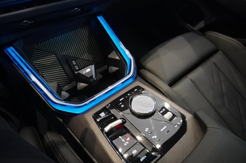 30e xDrive M Sport Pro Business Launch Ed Drag H K DA Pro_9