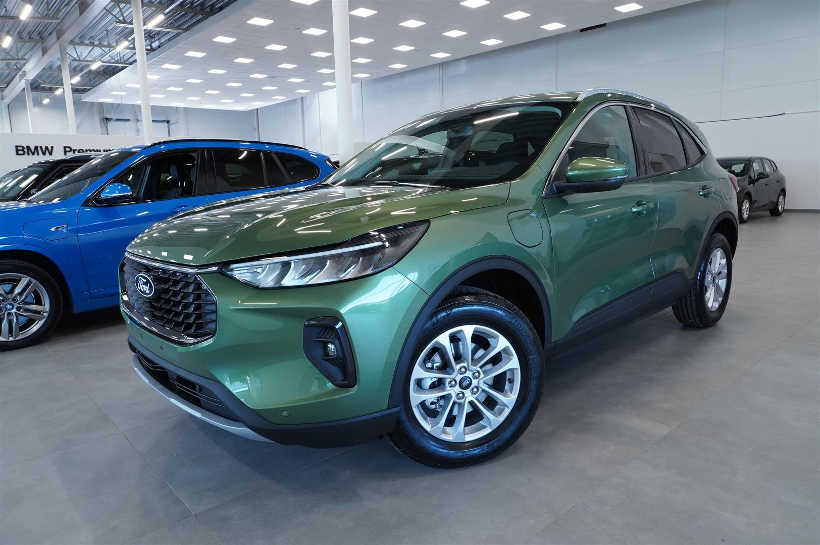 Titanium 2.5 Plug-In Hybrid FWD 243hk CVT
