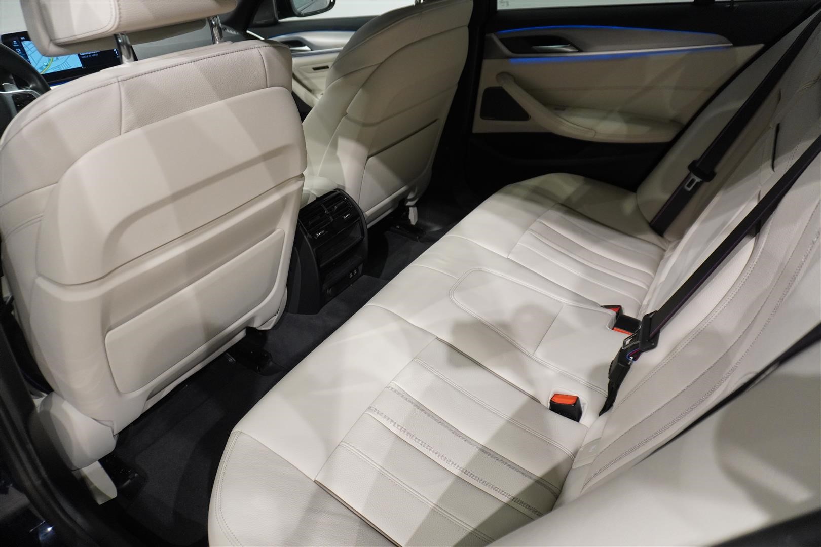 545 E  M-Sport DA+ H K Laser Pa+ Innovation_21
