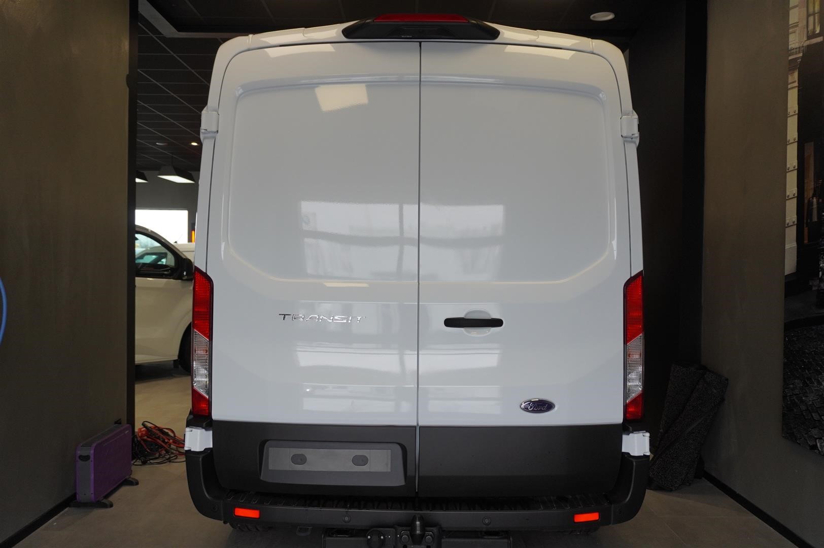 Skåp Trend 350 L3 2.0l Ecoblue 130 hk 6AT FWD Omgående Leverans_20