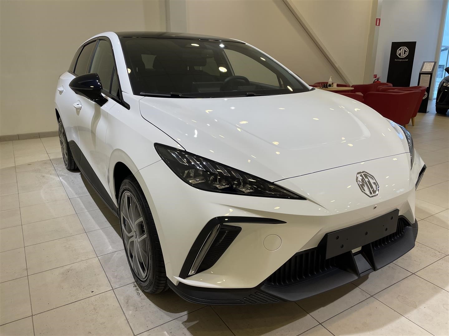 Trophy Extended Range 77kWh_2
