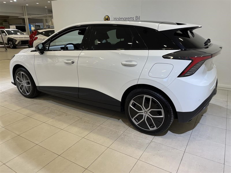 Trophy Extended Range 77kWh_4