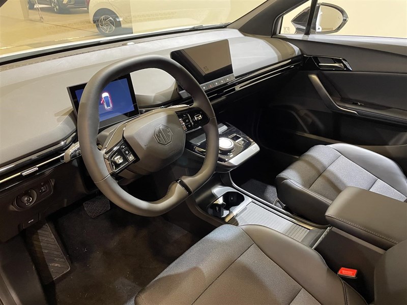 Trophy Extended Range 77kWh_8