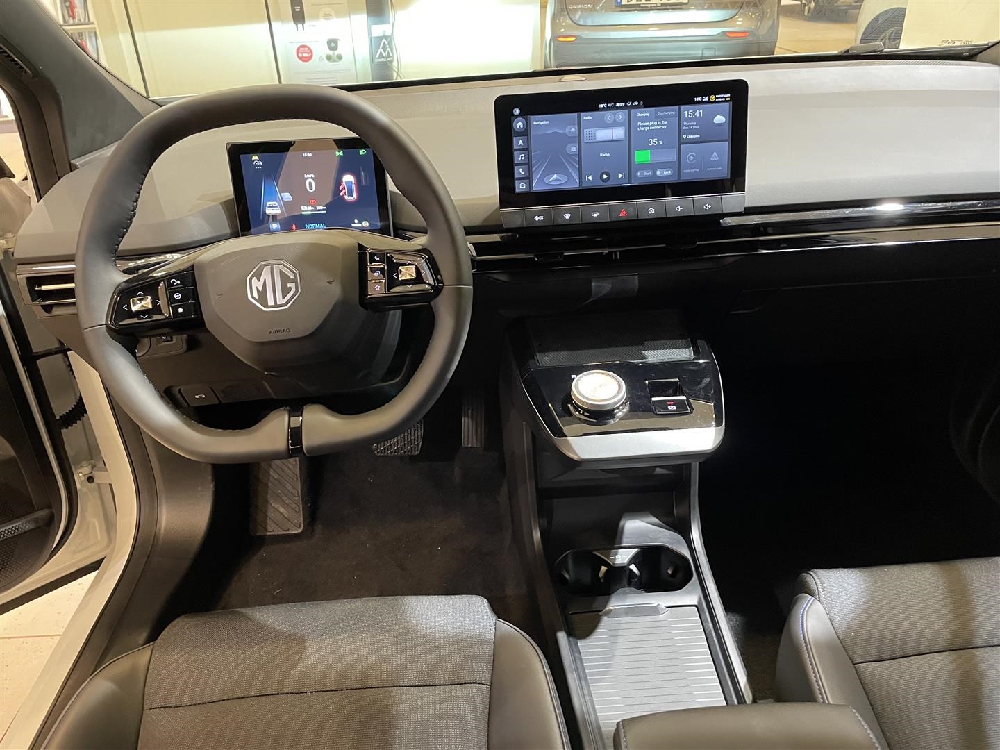 Trophy Extended Range 77kWh_15