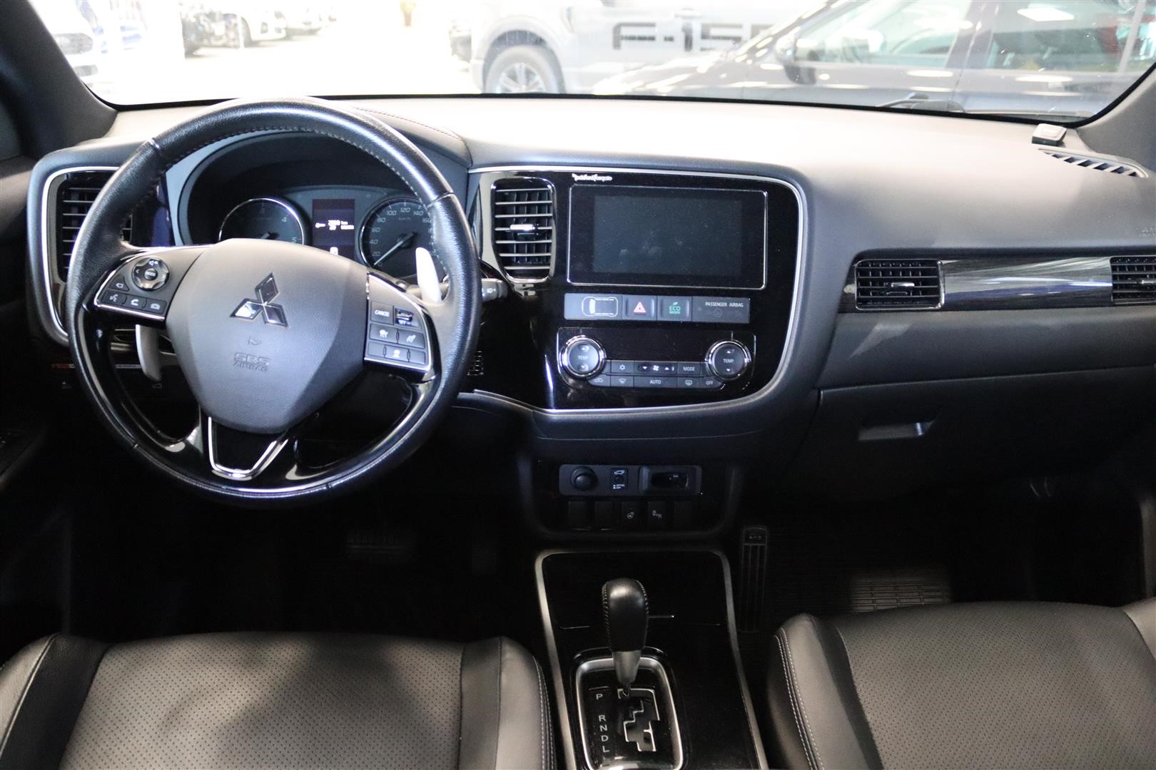 Mitsubishi Outlander Ox 7 Sits Motorvärmare Panorama 360 Kamera_9