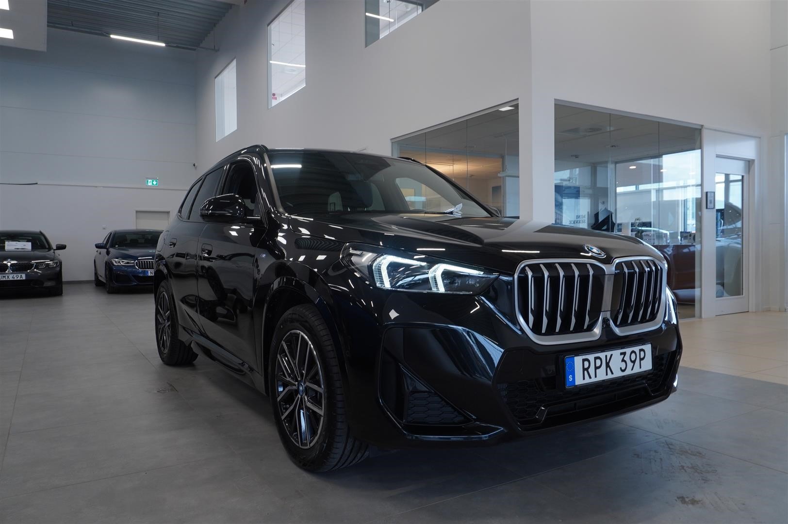 25e xDrive M-Sport Innovation 360 HUD Drag_5