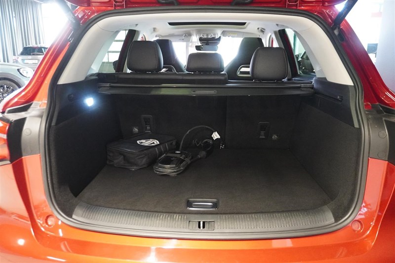 LHD Luxury 258hk 2022 Bilsgaranti Backkamera Taklucka Adaptiv Farthållare_5