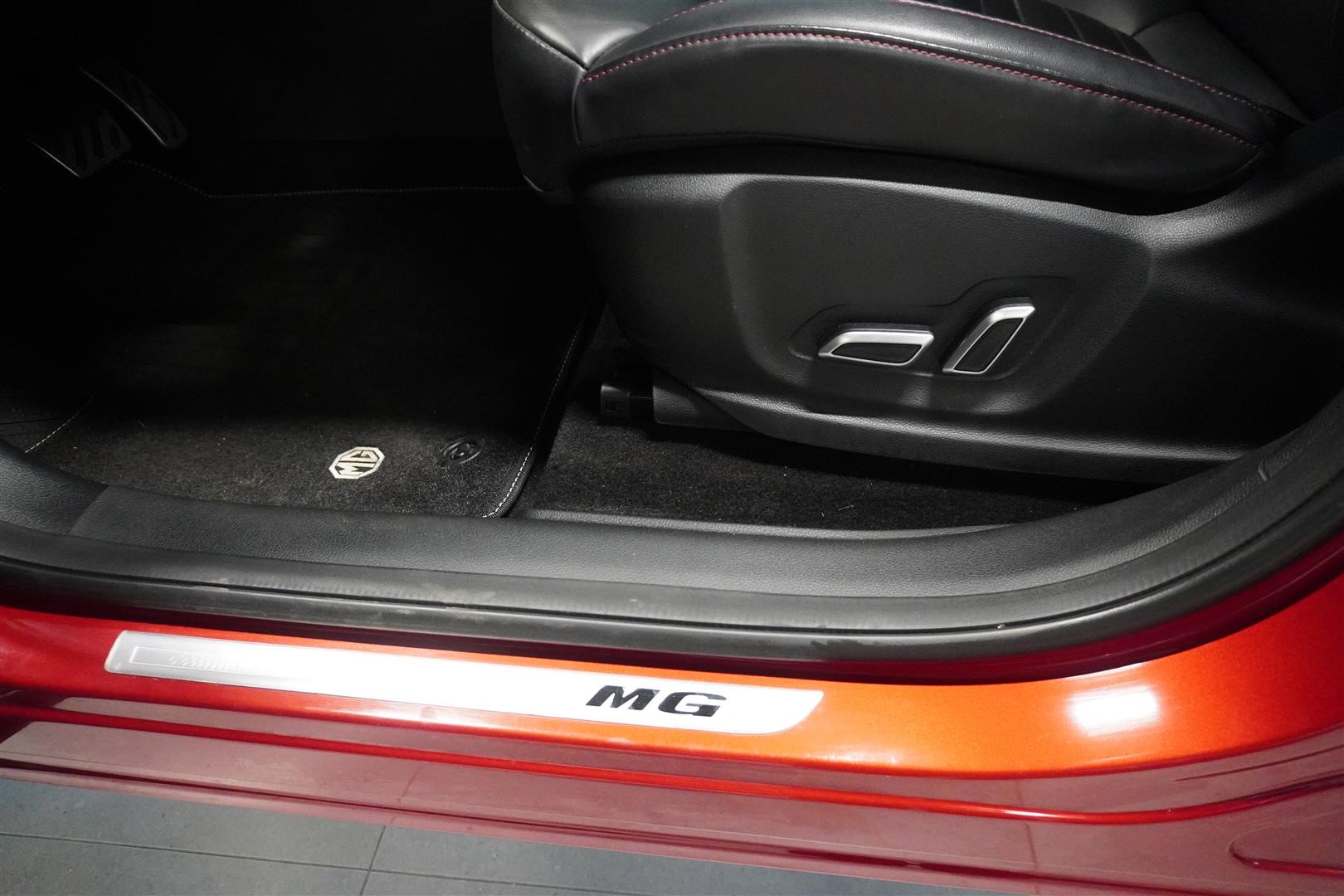 LHD Luxury 258hk 2022 Bilsgaranti Backkamera Taklucka Adaptiv Farthållare_11