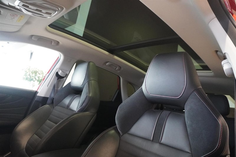 LHD Luxury 258hk 2022 Bilsgaranti Backkamera Taklucka Adaptiv Farthållare_13