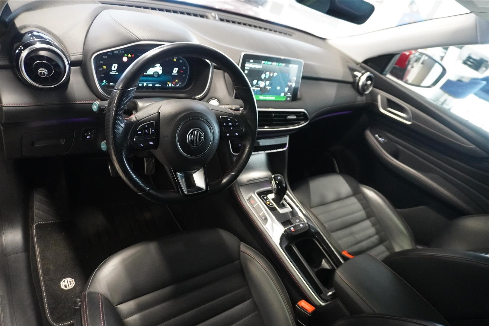 LHD Luxury 258hk 2022 Bilsgaranti Backkamera Taklucka Adaptiv Farthållare_14