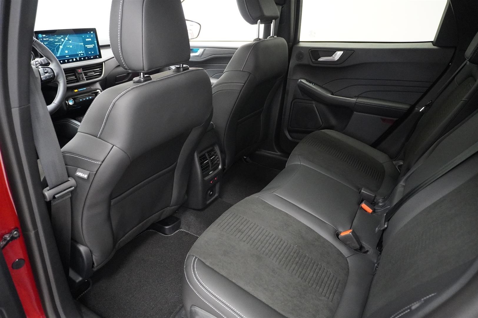 Active X 2.5 Plug-In Hybrid FWD 243hk Business Edition_4