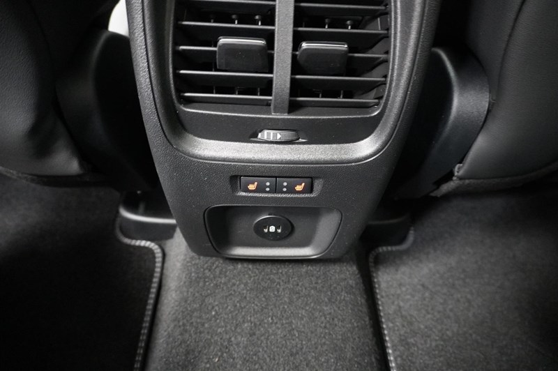 Active X 2.5 Plug-In Hybrid FWD 243hk Business Edition_10