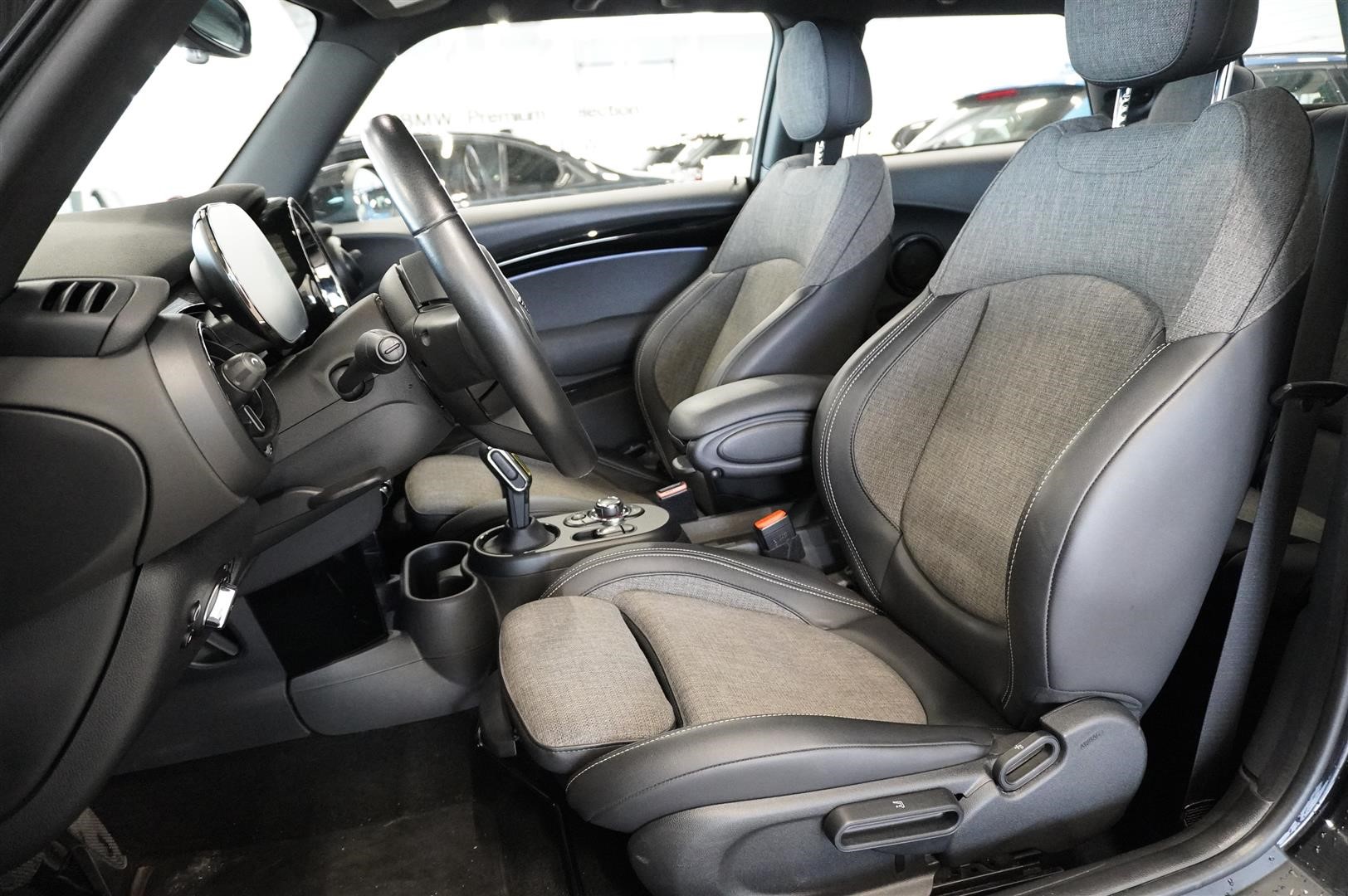 Essential Navi Driving Assistant Backkamera Keyless Leasebar_1