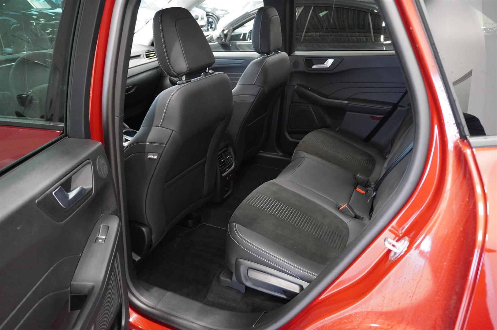 Active X 2.5 Plug-In Hybrid FWD 243hk Business Edition_5