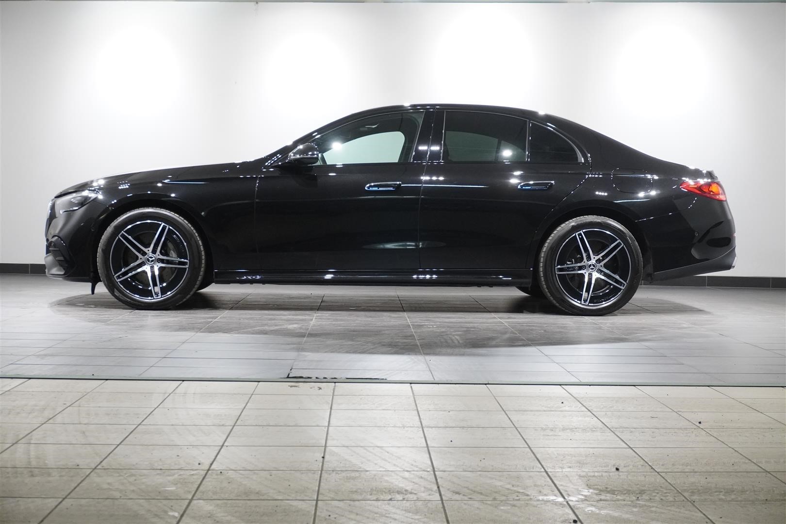 Sedan AMG Line 19 Night Packaget Superscreen_1