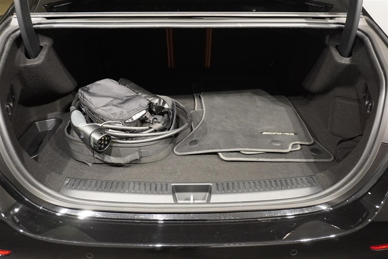 Sedan AMG Line 19 Night Packaget Superscreen_5