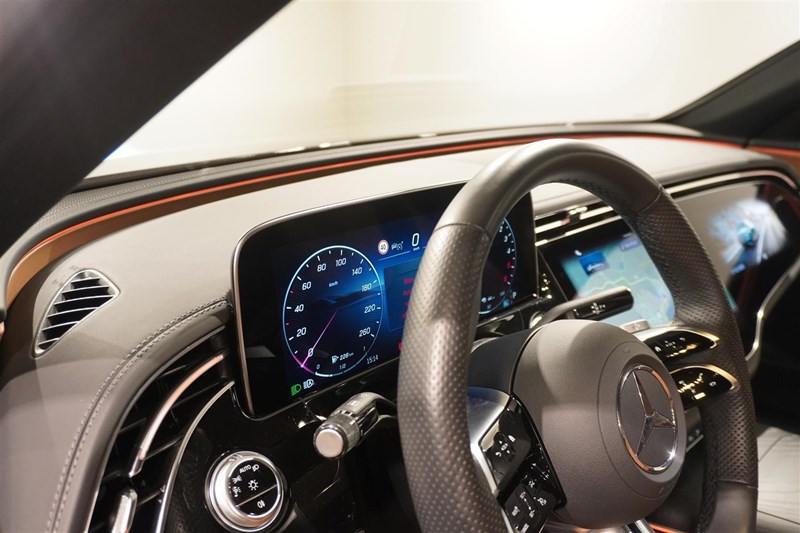 Sedan AMG Line 19 Night Packaget Superscreen_15