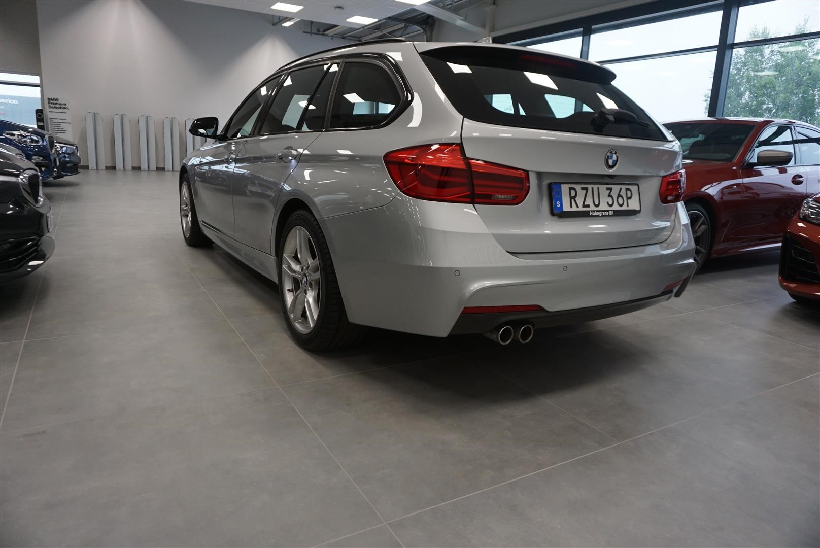 BMW 320d xDrive Touring Aut M-Sport Drag Läder Navi B-Kamera_4