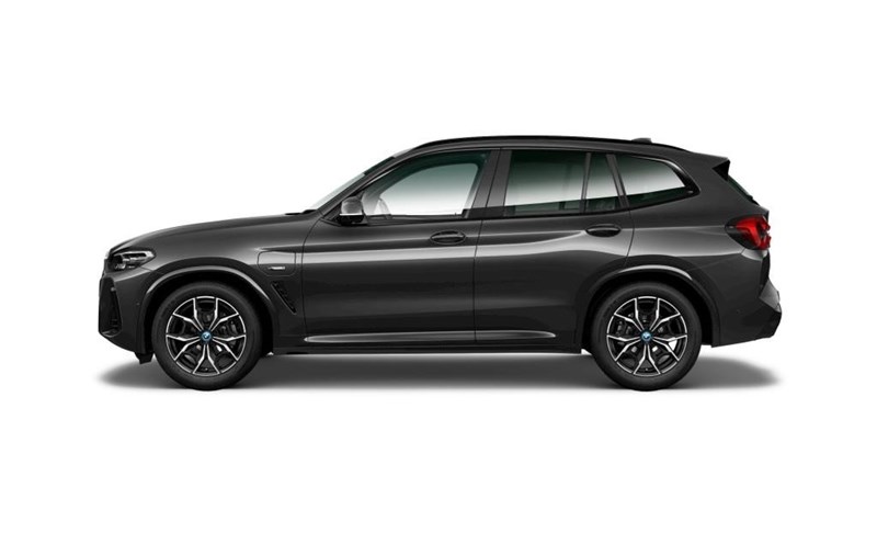 xDrive30e M Sport Navi Kamera HiFi Rattvärme Drag_3